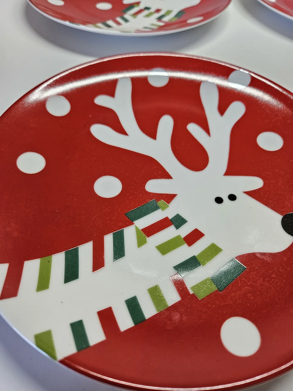 Crate & Barrel Red Reindeer Christmas Appetizer Salad Dessert Plates 7.5” Set 4